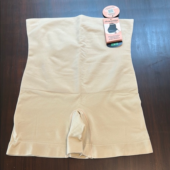 Shapermint All Day Every Day High-Waisted Shaper Boy Shorts Nude Size L NWT - Picture 2 of 15